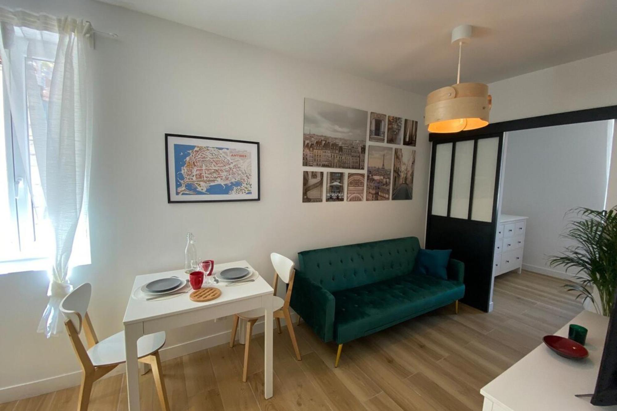 06An - Beautiful Apartment In The Heart Of Old Antibes Exterior photo
