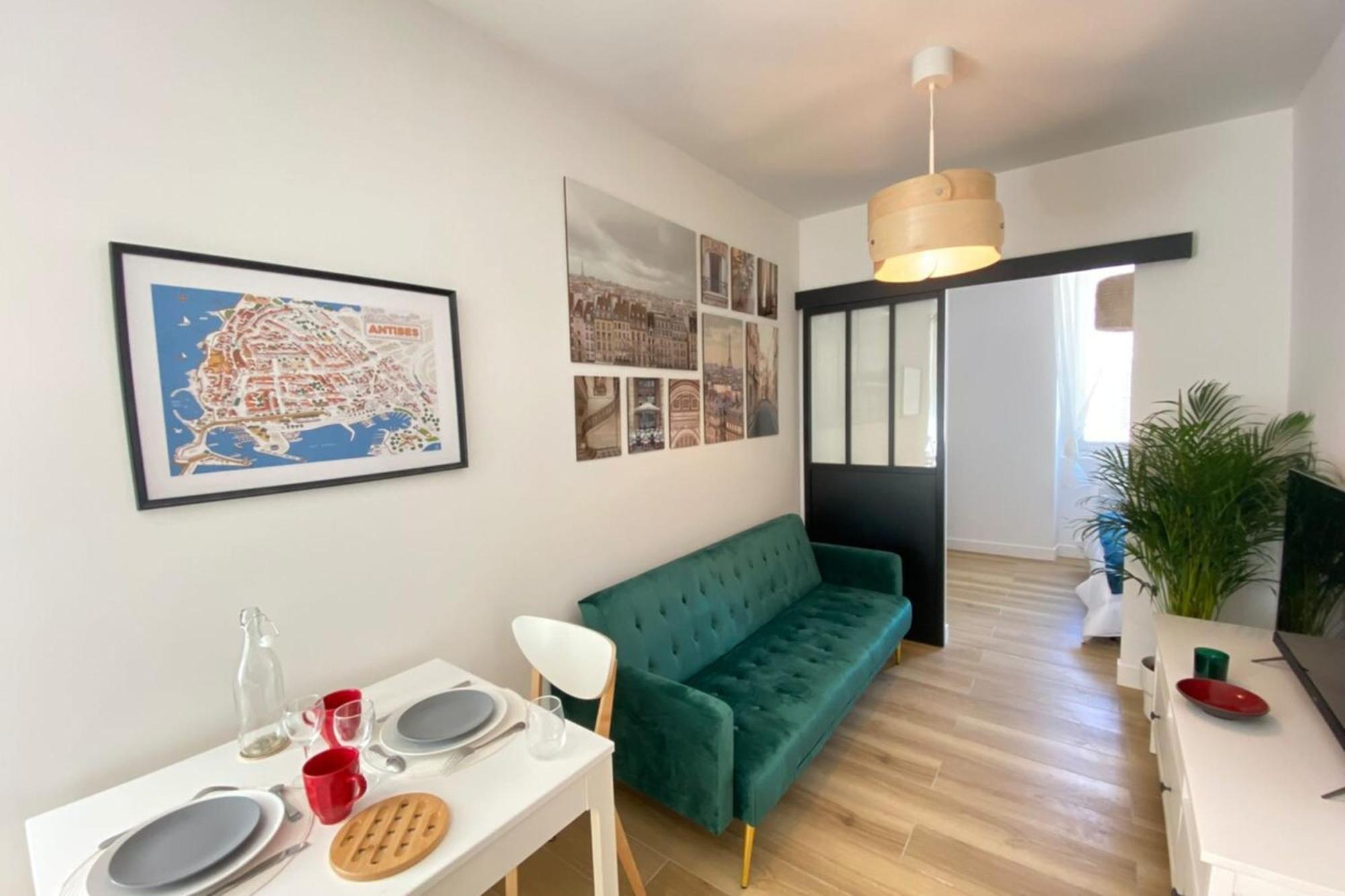 06An - Beautiful Apartment In The Heart Of Old Antibes Exterior photo